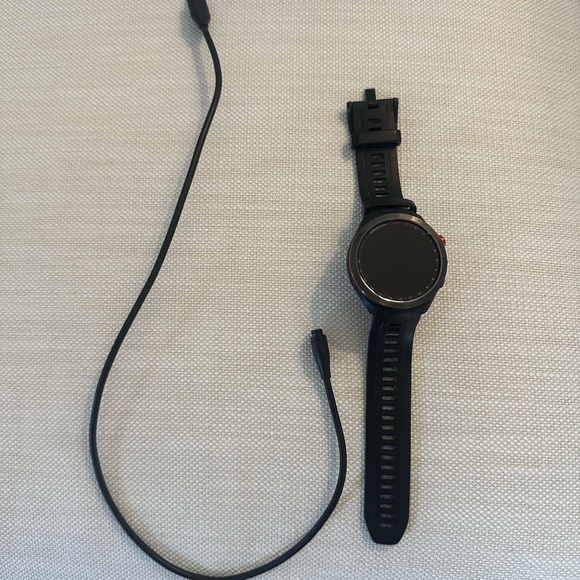 Garmin Approach S70 Black and Orange Smartwatch - Picture 4 of 5